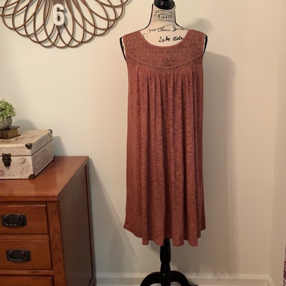 Mystree Dresses & Skirts - Mystree Lace Detail Dress